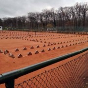 Tennisplatz winterfest gemacht